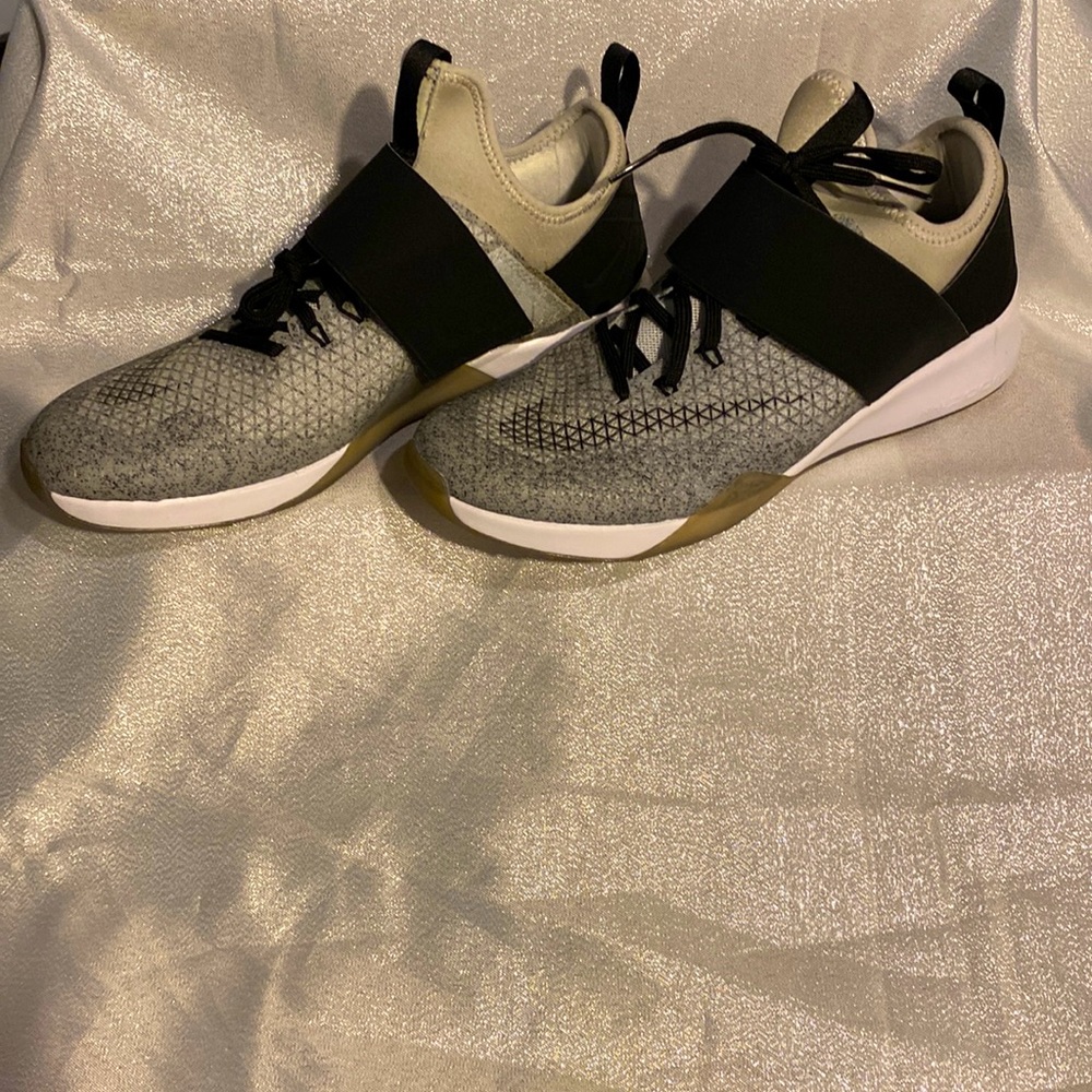 Nike Sneakers size 7
